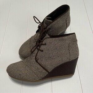 Toms Woven Diamond Desert Sand Wedges sz 10